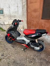 Aprilia sr50 r 2013