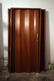 Porta a soffietto in legno