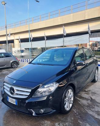 MERCEDES CLASSE B-160 CDI 67.000 KM. 09-2013