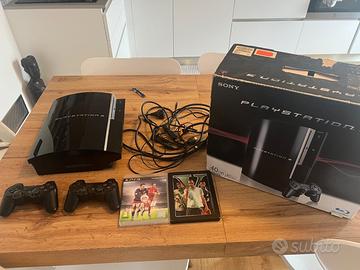 PS3 + GTA V (metallo) + Fifa 16+ 2 Joystick