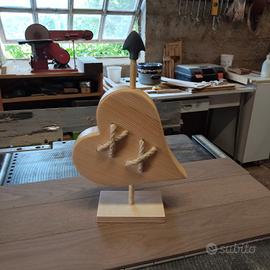 Soprammobile fatto a mano in legno