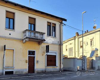 CASA SEMINDIPENDENTE A GALLARATE