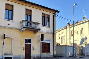CASA SEMINDIPENDENTE A GALLARATE