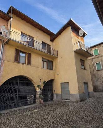 Appartamento di 75 m² con 2 locali a Introbio