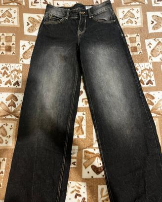 jeans scuri
