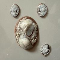 Parure cameo