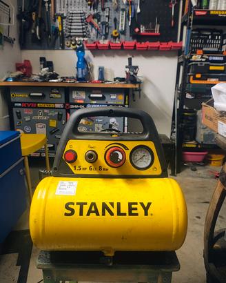 Compressore Stanley 6L 8 Bar - Da riparare