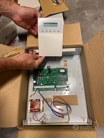 Centrale allarme SIEMENS 6 zone con tastiera