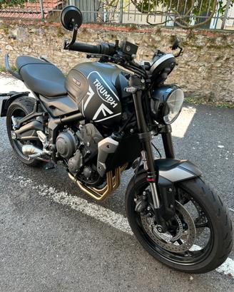 Triumph Trident 660 - solo 7500 km