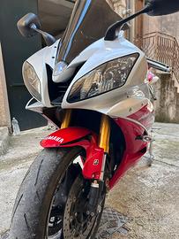 Yamaha R6