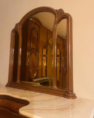 Cassettiera con specchio