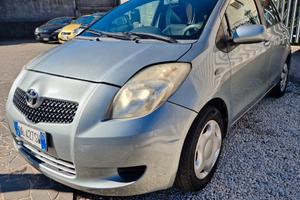 Toyota Yaris 1.0 5 porte Sol