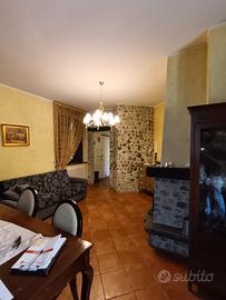 S. MARIA - Villa Indipendente Capannone e Terreno