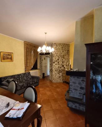 S. MARIA - Villa Indipendente Capannone e Terreno