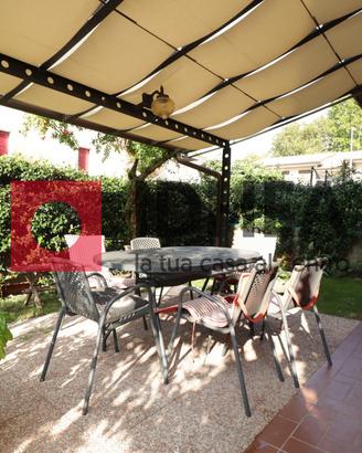 QUADRIFAMILIARE CON GIARDINO VISNADELLO RIF. FGS10