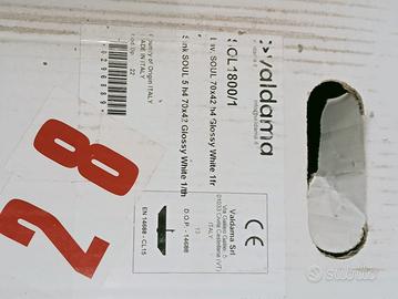 Lavabo bagno ceramica a semincasso.