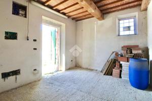 CASA DI CORTE A MONSUMMANO TERME