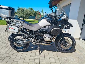 moto BMW r 1200 GS Adventure triple black