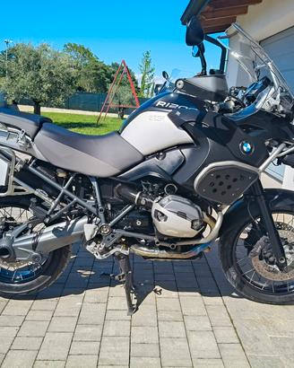 moto BMW r 1200 GS Adventure triple black