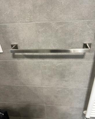 Set porta asciugamani e porta rotolo cartigienica