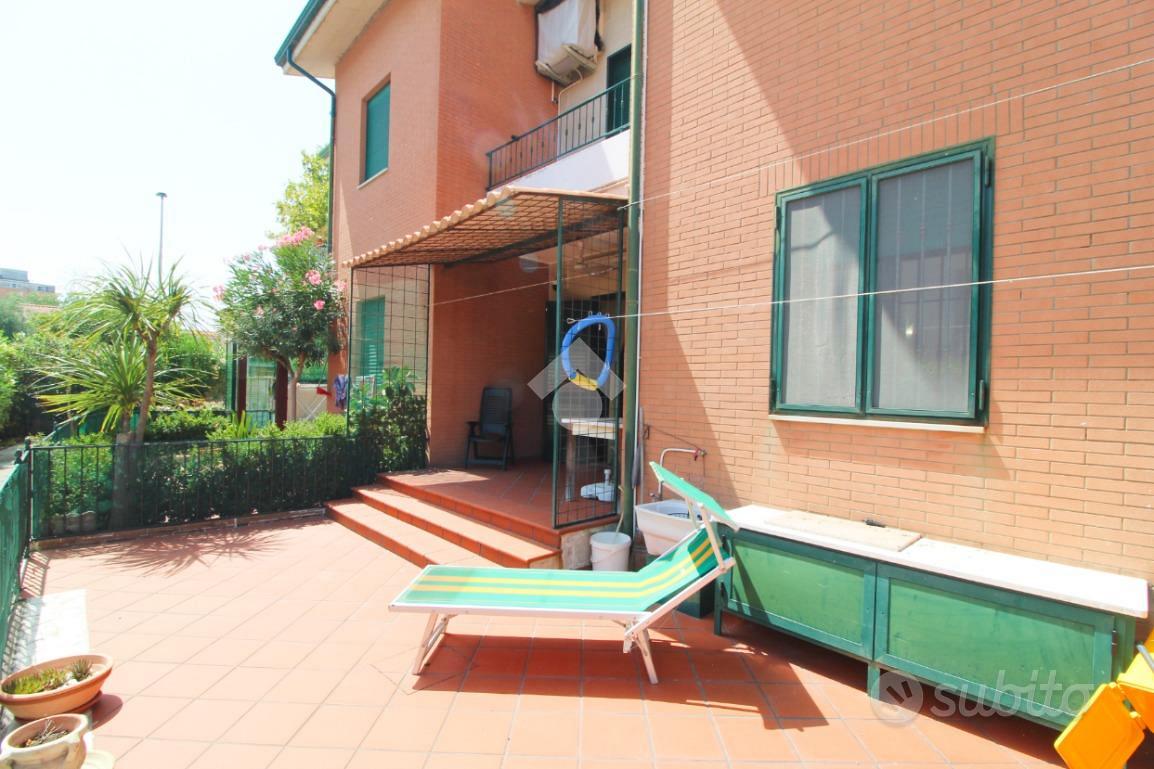 VILLA A SCHIERA A CAMPOMARINO - Altro