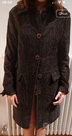 Cappotto dritto con tasche e bottoni