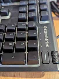 Tastiera SteelSeries Apex 3 RGB con poggiapolis