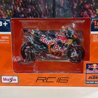 Die-Cast Moto Red Bull KTM Factory Racing 2023