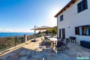 Villa di 148 m² con 5 locali a Finale Ligure
