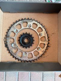 Corona e pignone CFmoto 800 MT
