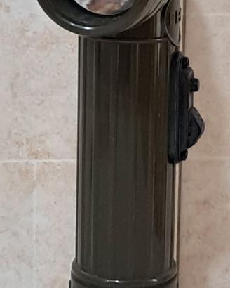 TORCIA MILITARE ORIGINALE CON PILE FUNZIONANTE