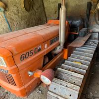 Trattore cingolato Fiat 605C con Aratro