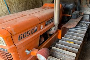 Trattore cingolato Fiat 605C con Aratro