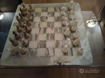 Scacchiera in onice verde.