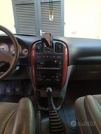 auto  Chrysler Voyager 