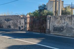 Terreno con casale a Santa Maria di Licodia