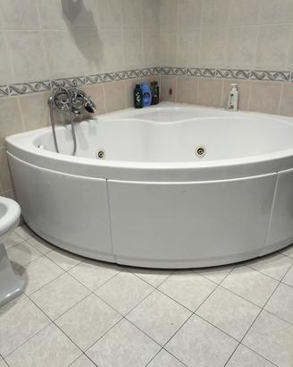 vasca idromassaggio ad angolo