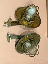 Coppia di lampade navali da parete in ottone