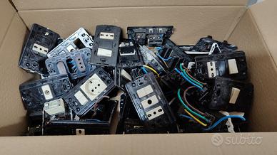 Prese Frutti Placche elettriche Bticino 