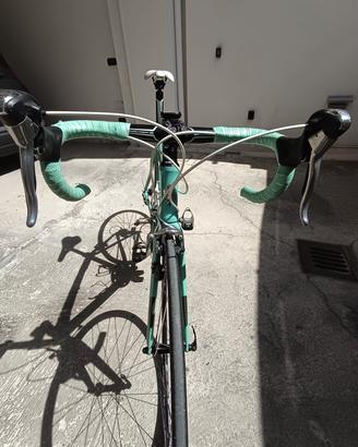 Bianchi via nirone carbonio allu Shimano 10v