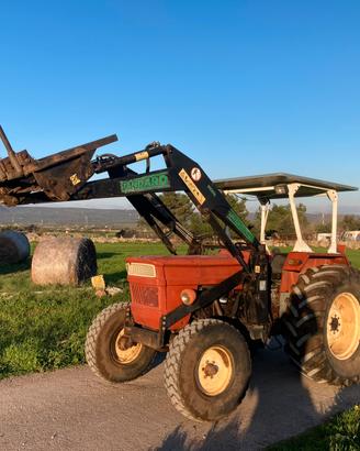 Trattore Fiat 500 con caricatore frontale