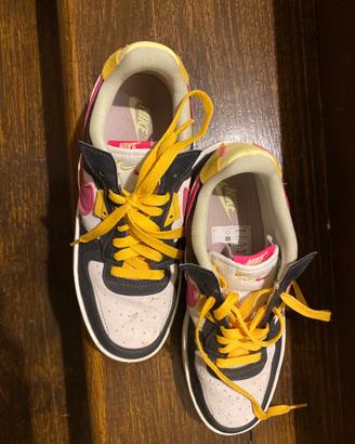 Scarpe Nike air Force I.