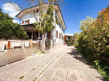 4 LOCALI A MOLINELLA
