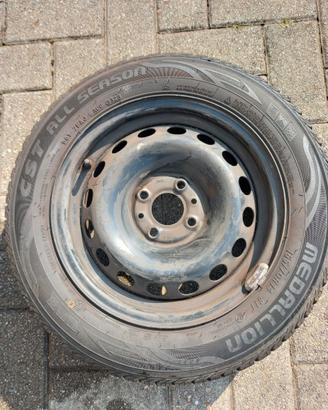 Coppia gomme 165/70 R14 81T CST All Season + cerch