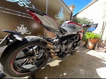 MV AGUSTA BRUTALE 800 RR SCS