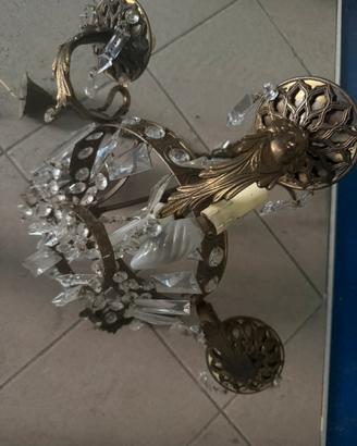 Lampadario vintage con gocce e prismi di vetro