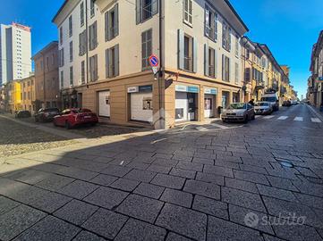 NEGOZIO A PIACENZA