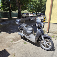 Scarabeo 250 cc del 2005