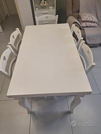 Tavolo in legno massello allungabile 