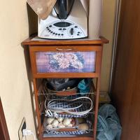 mobiletto con 3 scaffali cucina